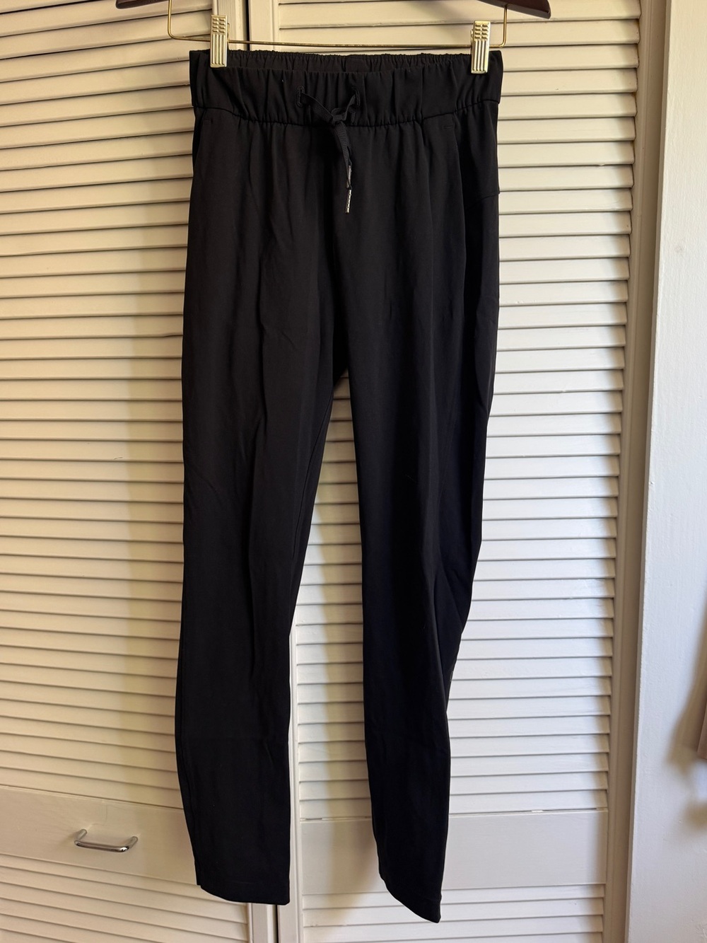 lululemon athletica Black Ankle-Length Drawstring Pants